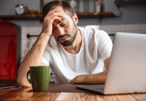 illustration of brain fatigue and low energy related to vitamin B1 deficiency